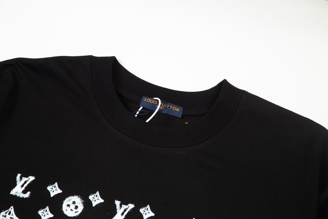 LV clothing-138
