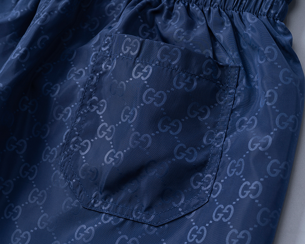 Gucci clothing-103