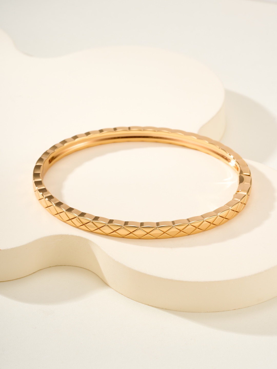 Chanel Coco Crush Slim Hinged Bangle