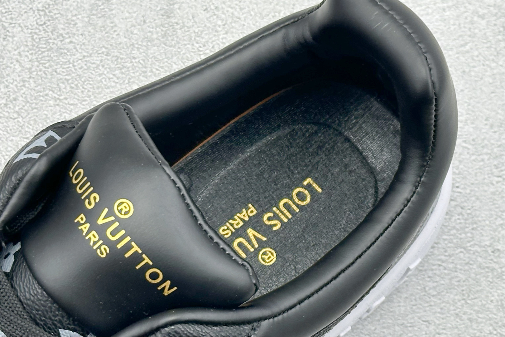 Lv Sneakers-252