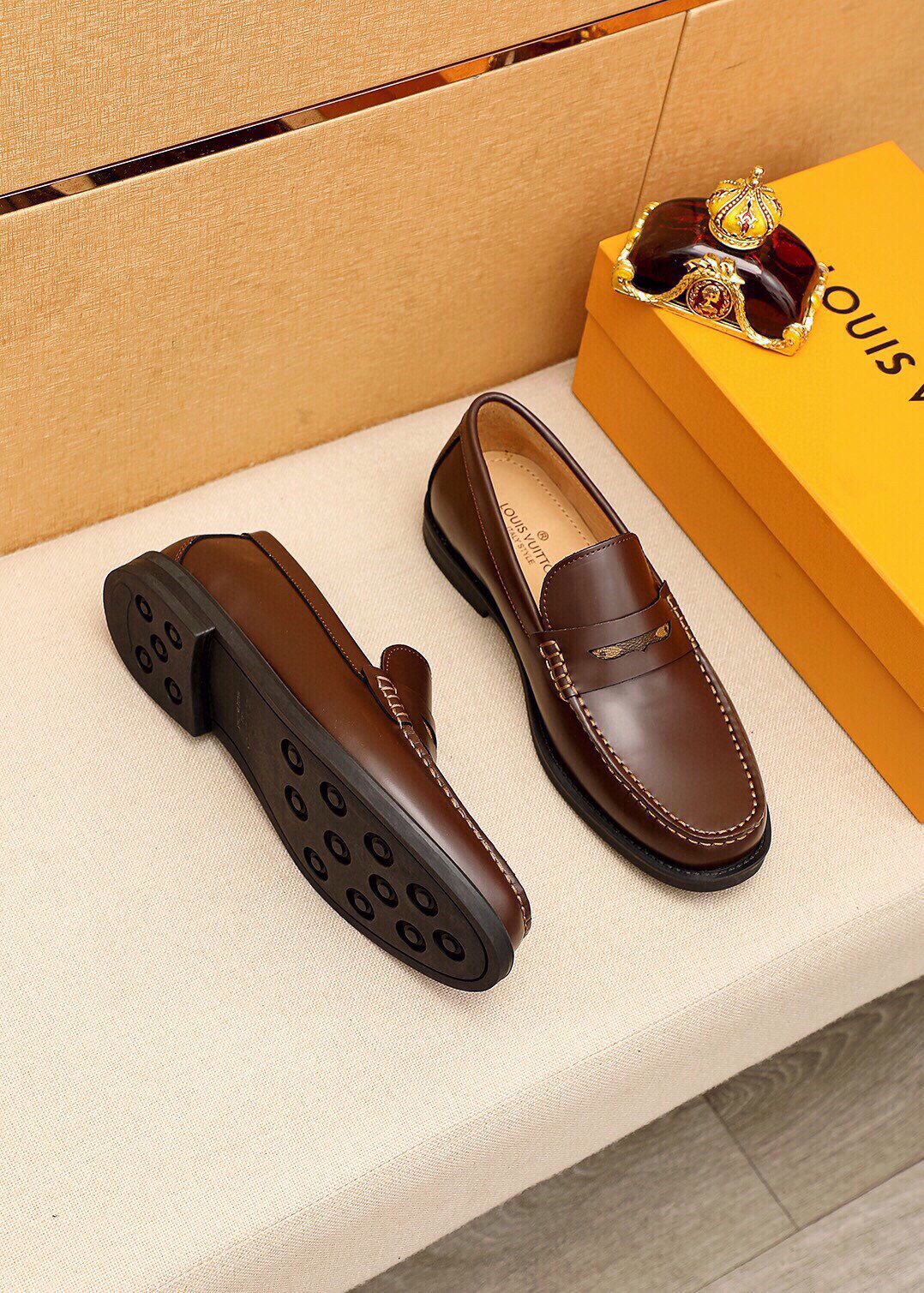 LV men's leather shoes-64