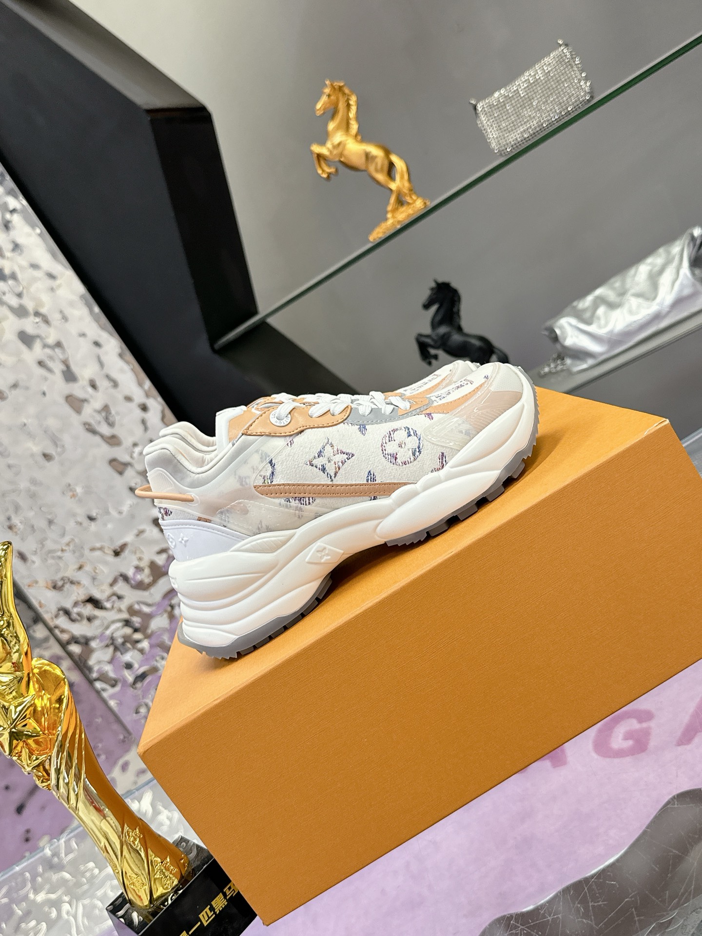 Lv Sneakers-203