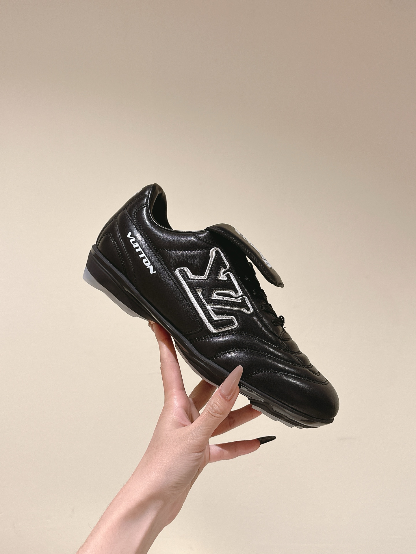 Lv Sneakers-239