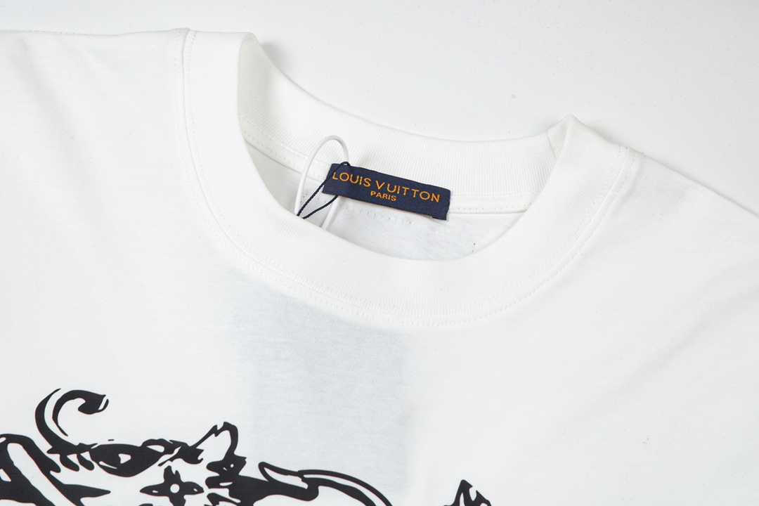 LV clothing-137
