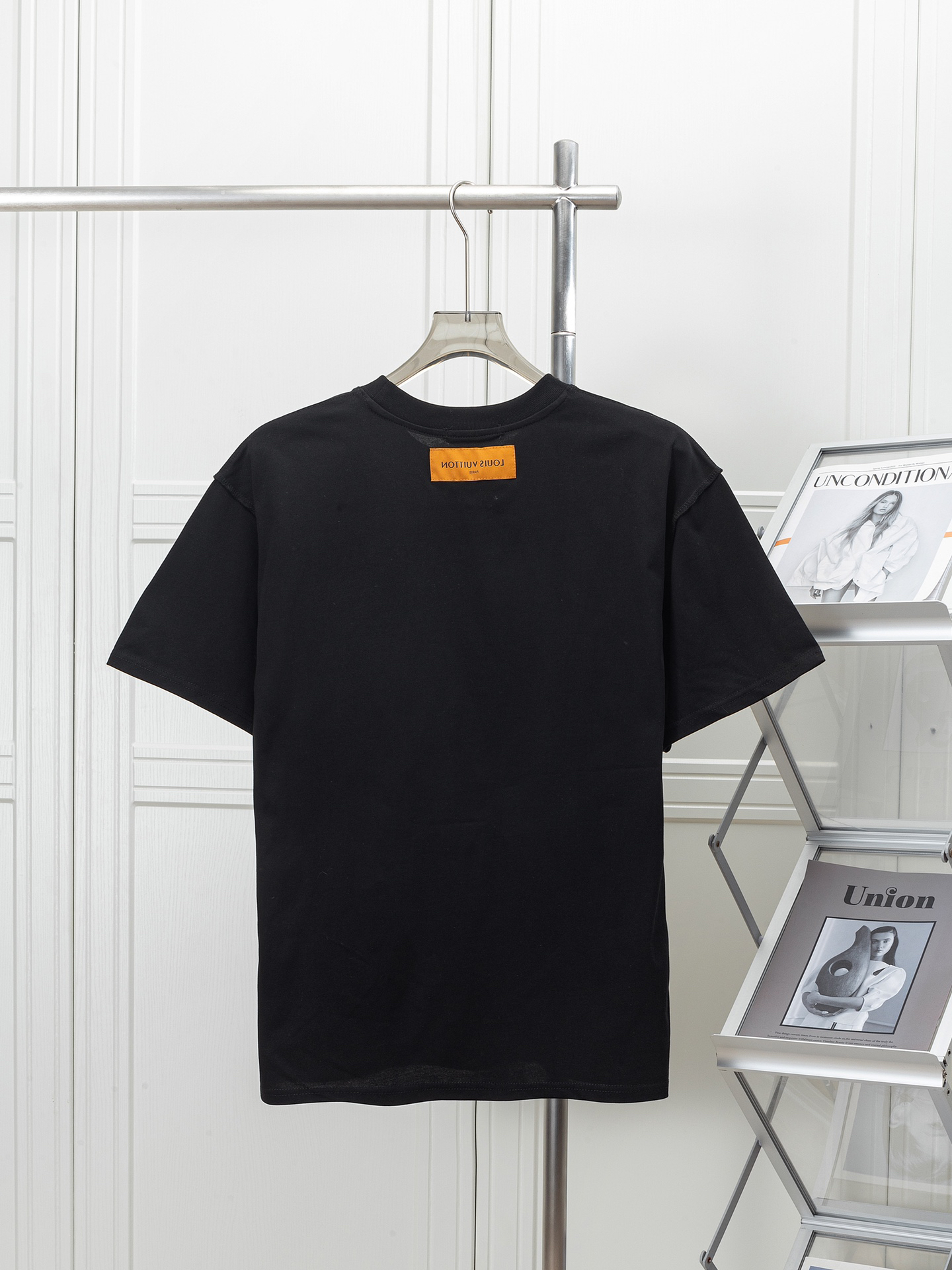 LV clothing-114