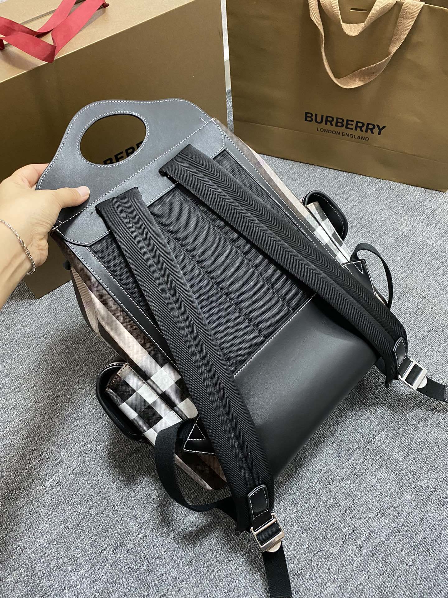 Burberry bag-125