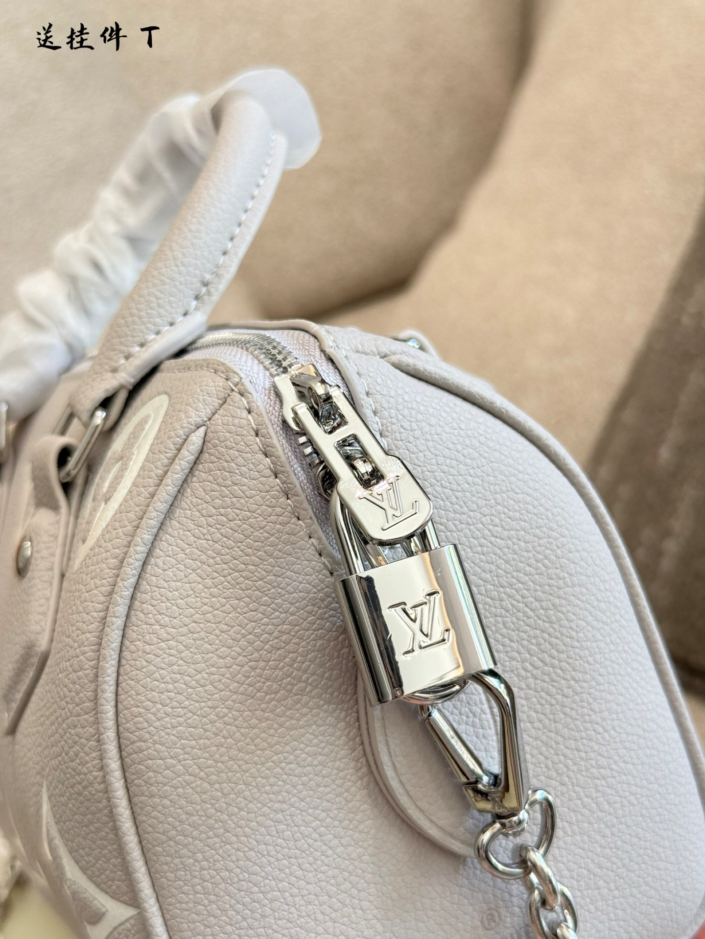 Louis Vuitton bag-113