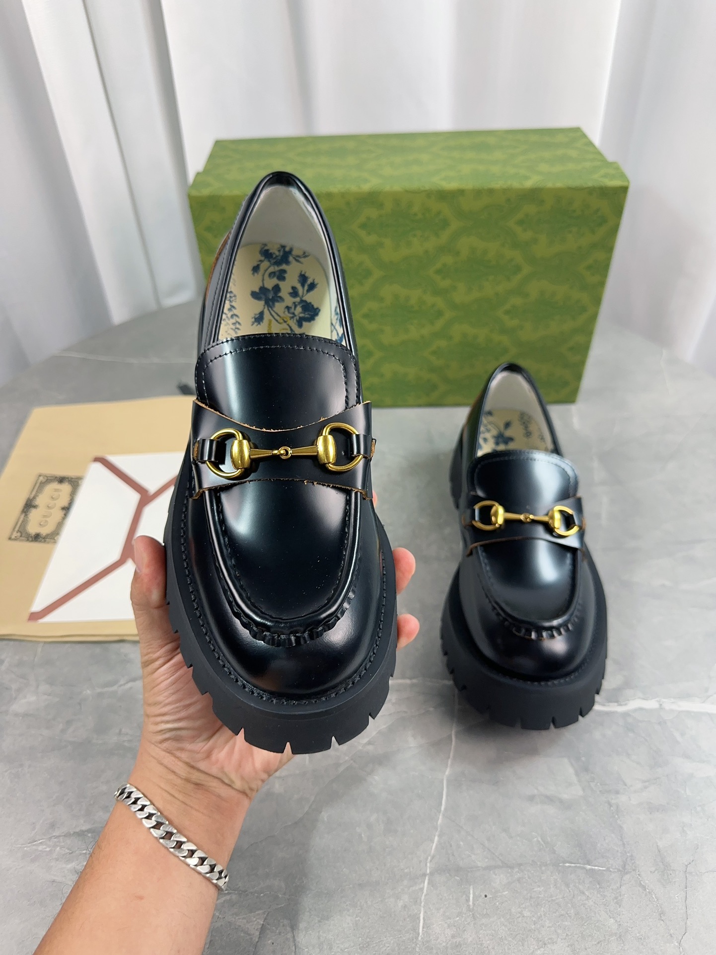 Gucci women's leather shoes-102