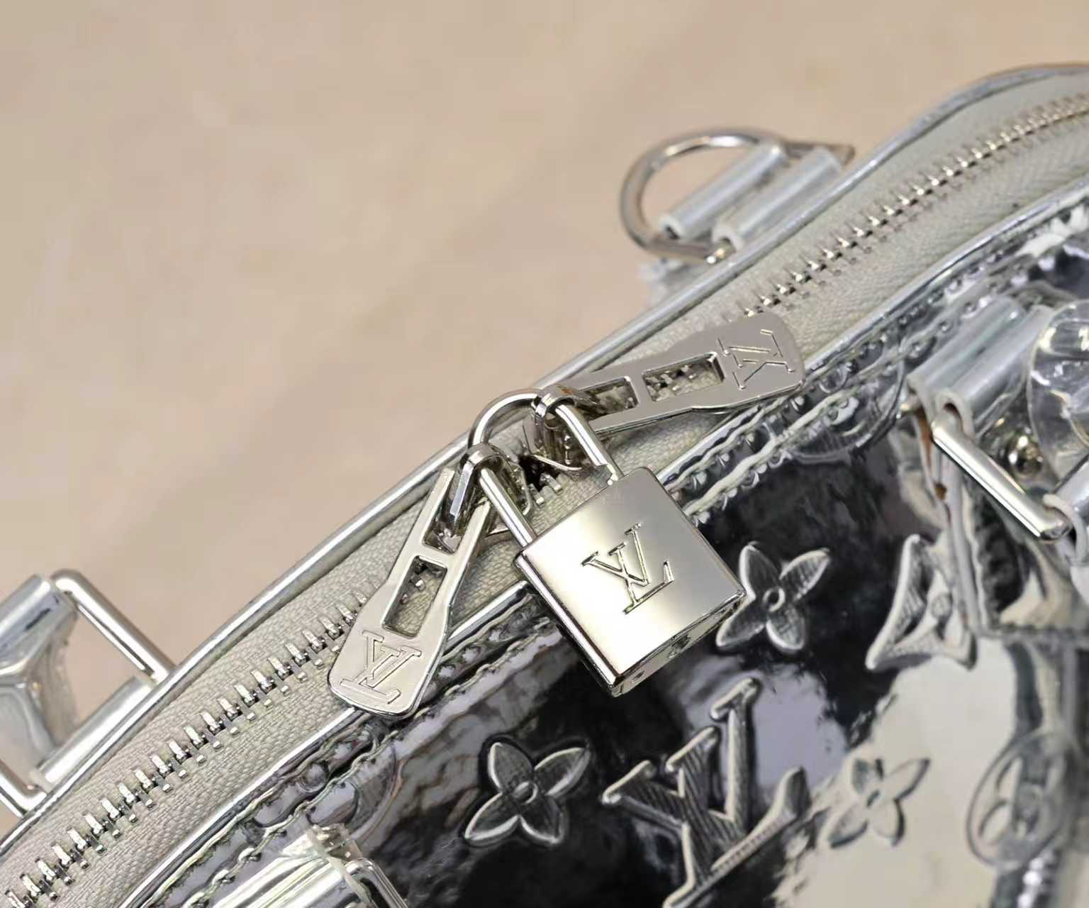Louis Vuitton bag-133