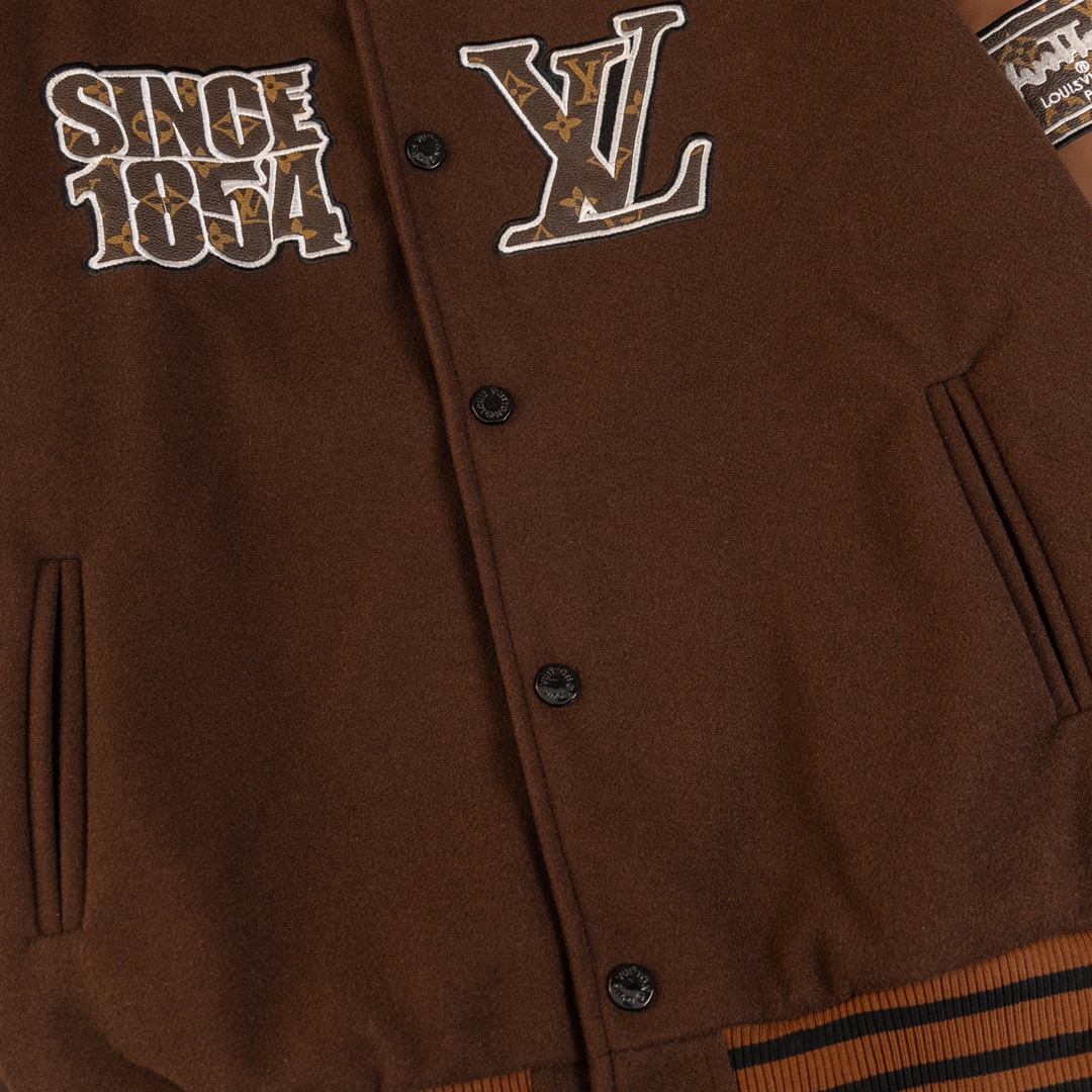LV Clothing-309