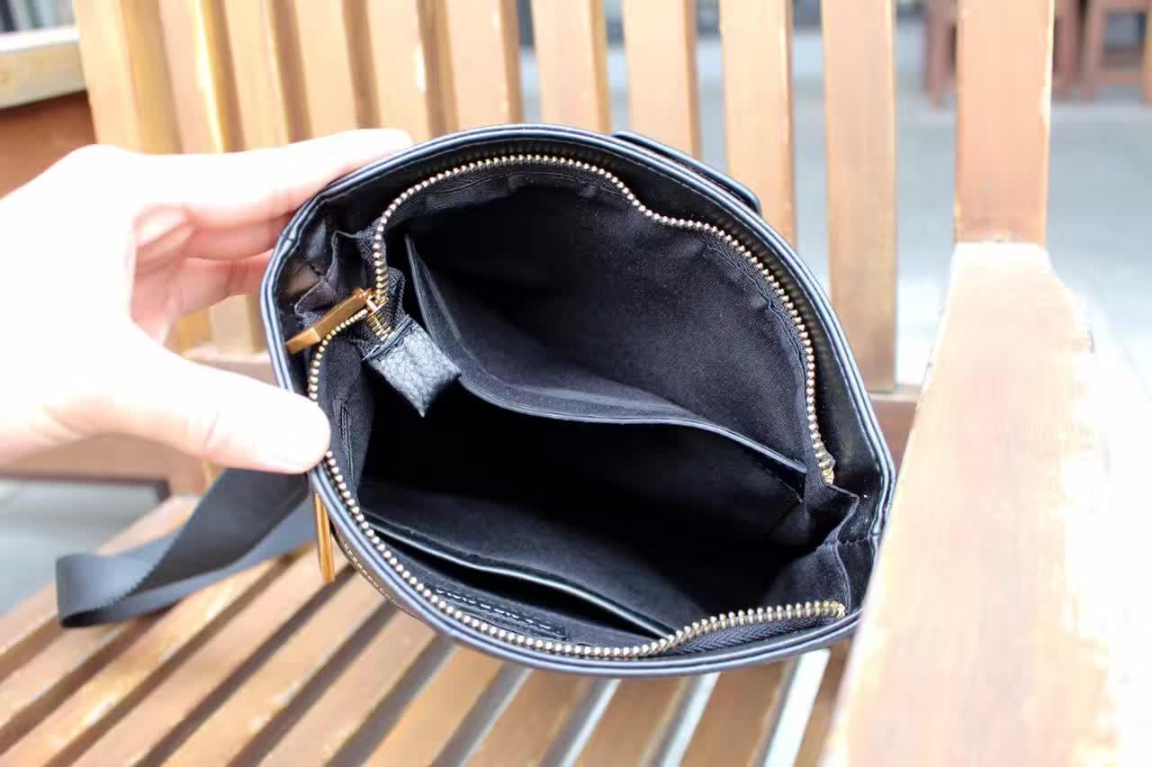 Burrberry 0243-3 Men Leather Messenger Bag Black