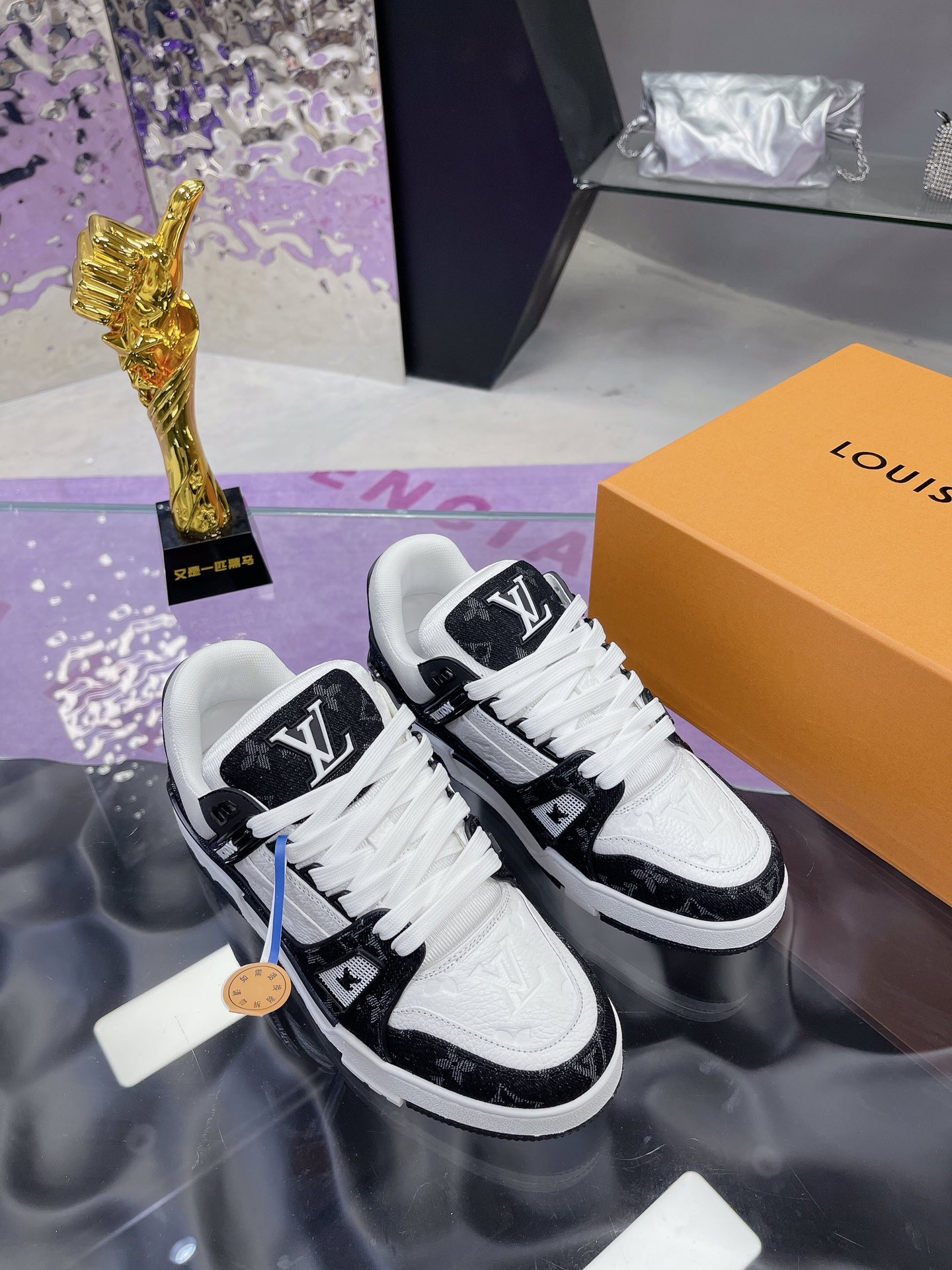 Lv Sneakers-244