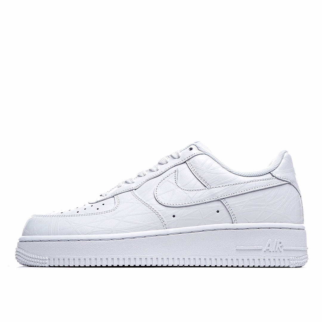 Nike Wmns Air Force 107White/Noctilucente Low-Top Sneakers