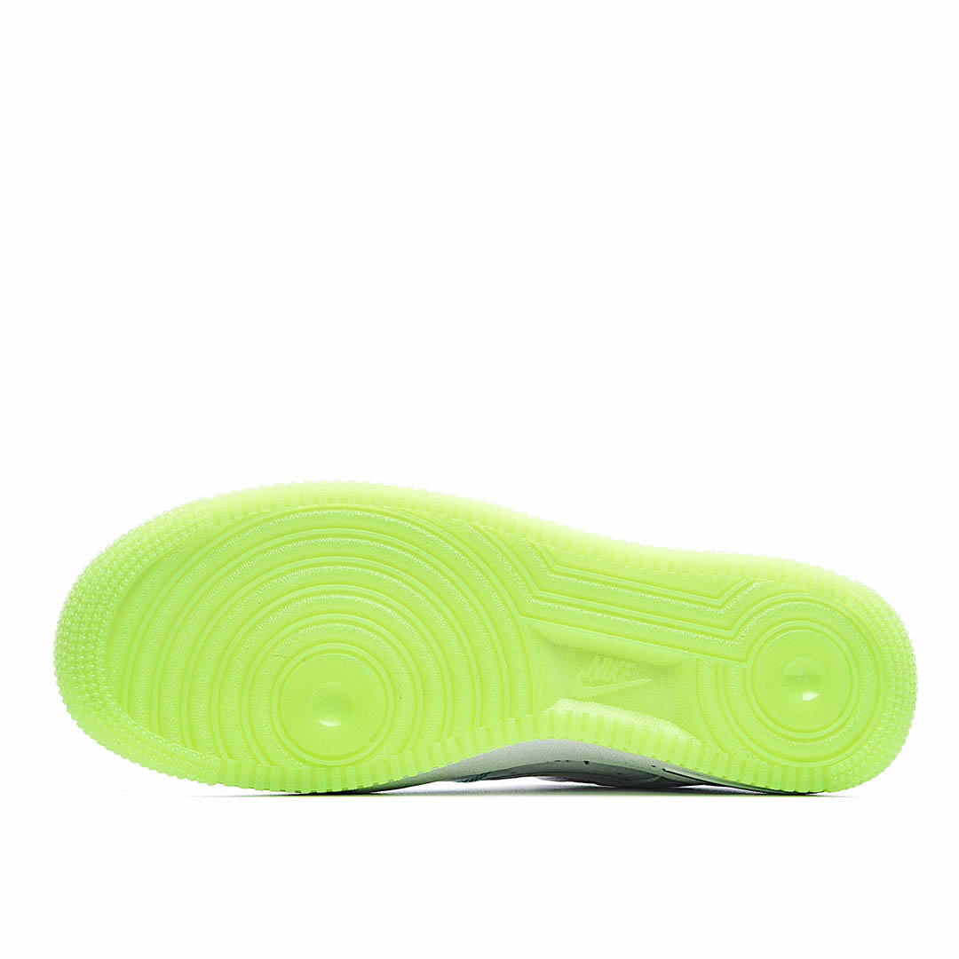 Nike Air Force 1 L ow“Outside The L ines”