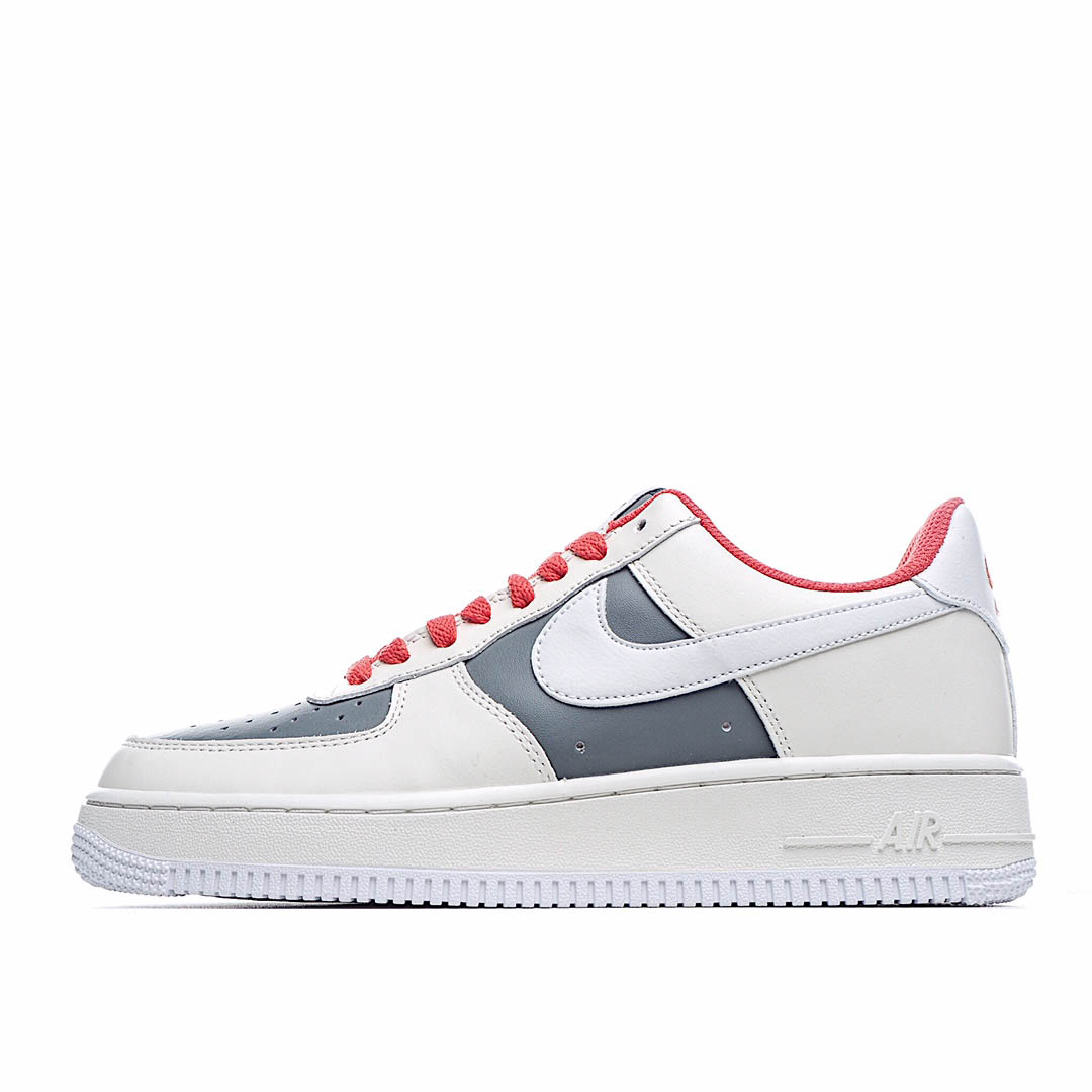 Nike Air Force 1 07 Low Top Sneakers