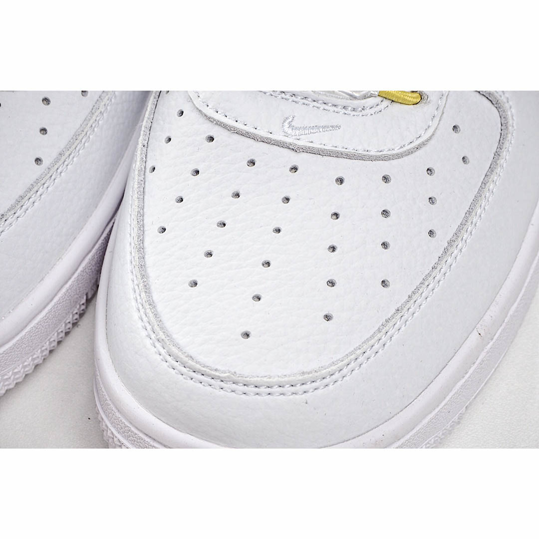 NIKE WMNS AIR FORCE 1 07 LX