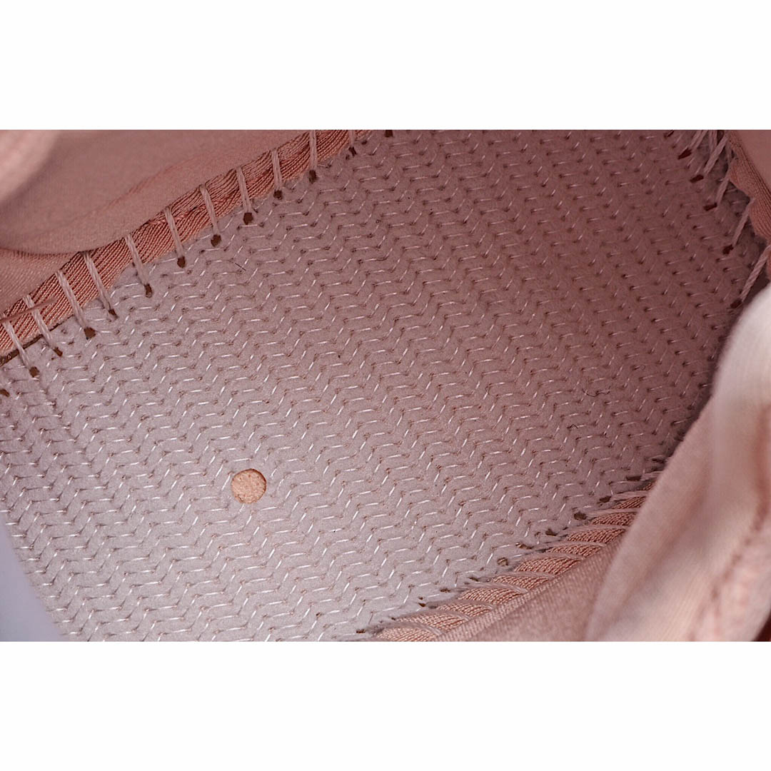 Adidas Yeezy boost 700v3