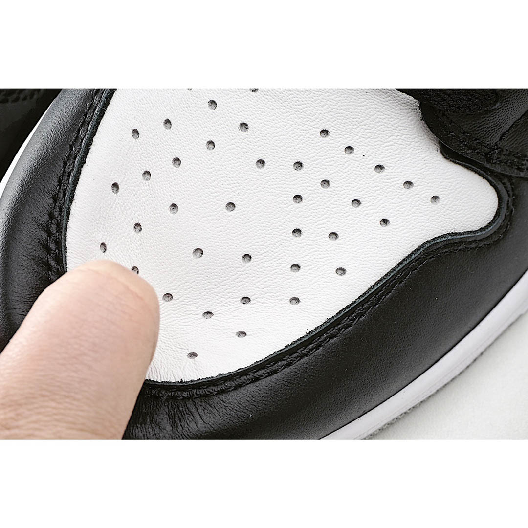 Air Jordan 1 Retro High OG 'Black/White'