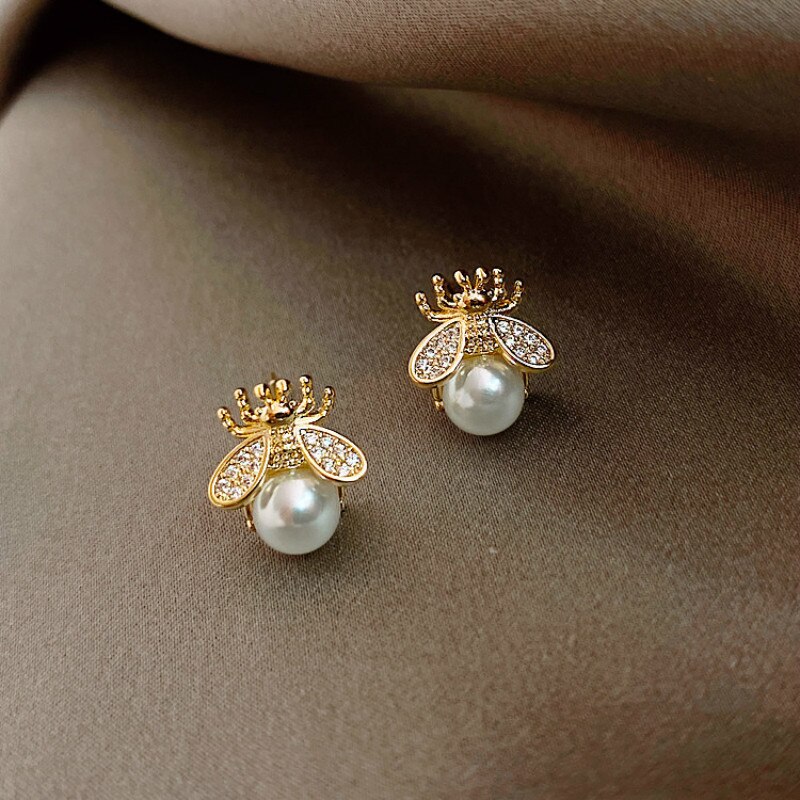 Simulated-pearl Little Bee Stud Earrings