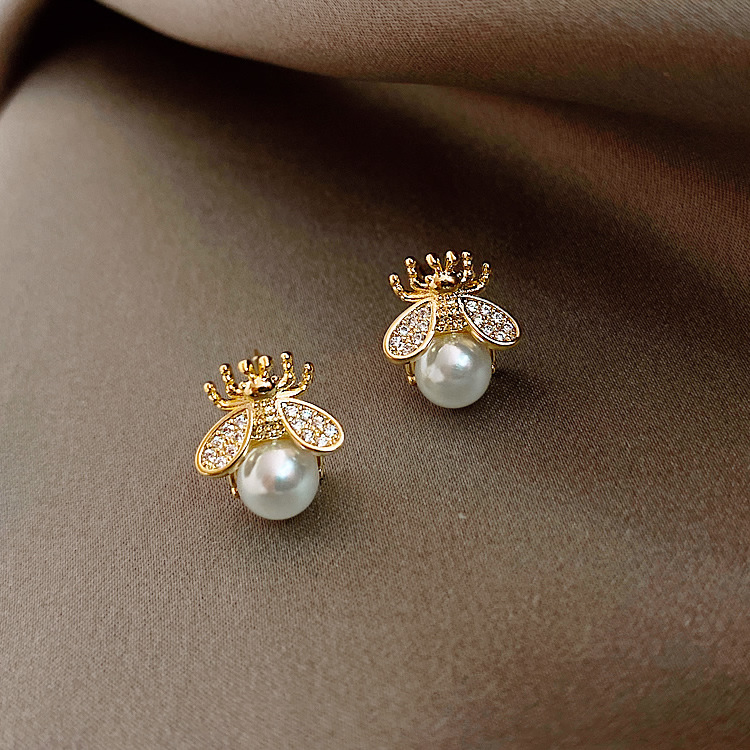Simulated-pearl Little Bee Stud Earrings