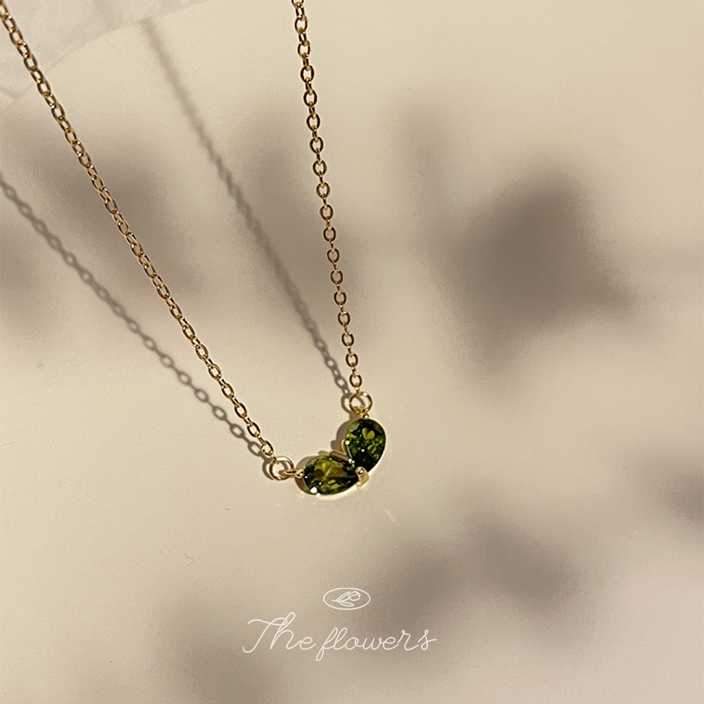 Green bud heart-shaped zircon pendant necklace for women niche design French retro clavicle chain
