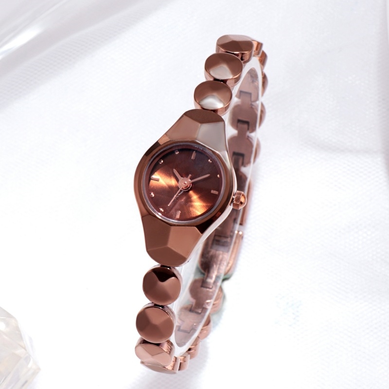 Alloy bracelet watch, niche high-end quartz watch, compact and exquisite women's watch