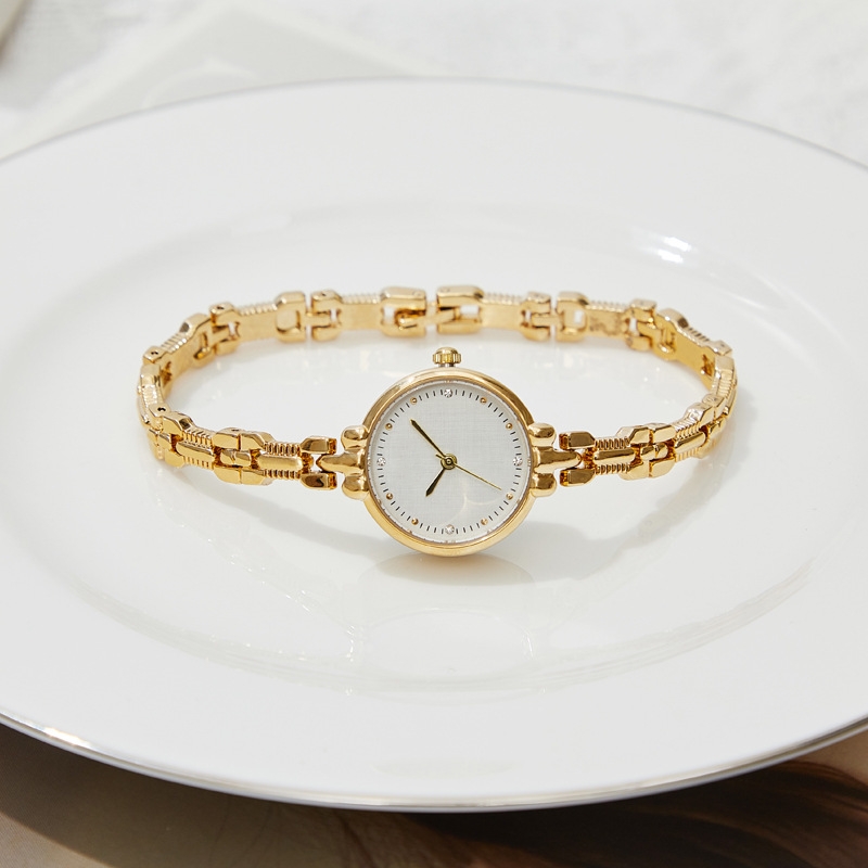 Niche second-hand women's watch, exquisite, compact and high-end bracelet watch, women's waterproof alloy quartz watch