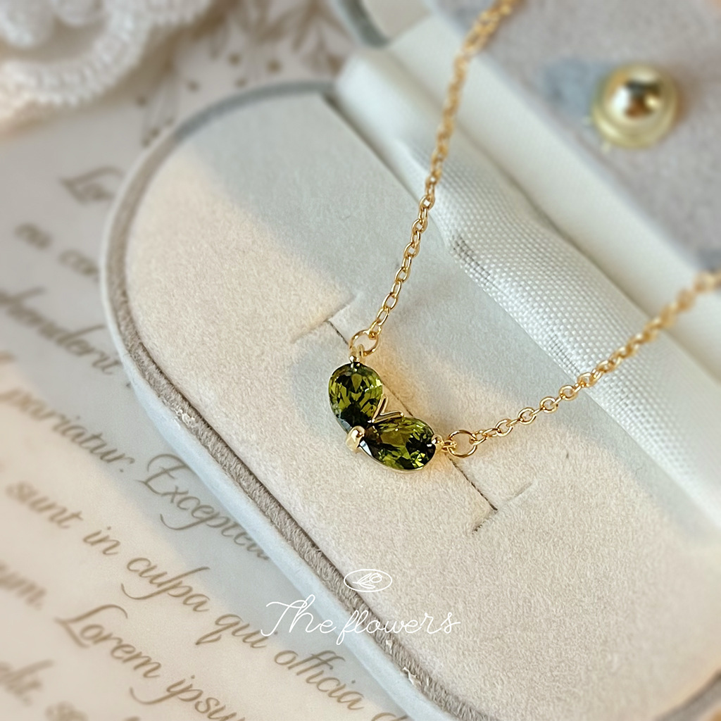 Green bud heart-shaped zircon pendant necklace for women niche design French retro clavicle chain