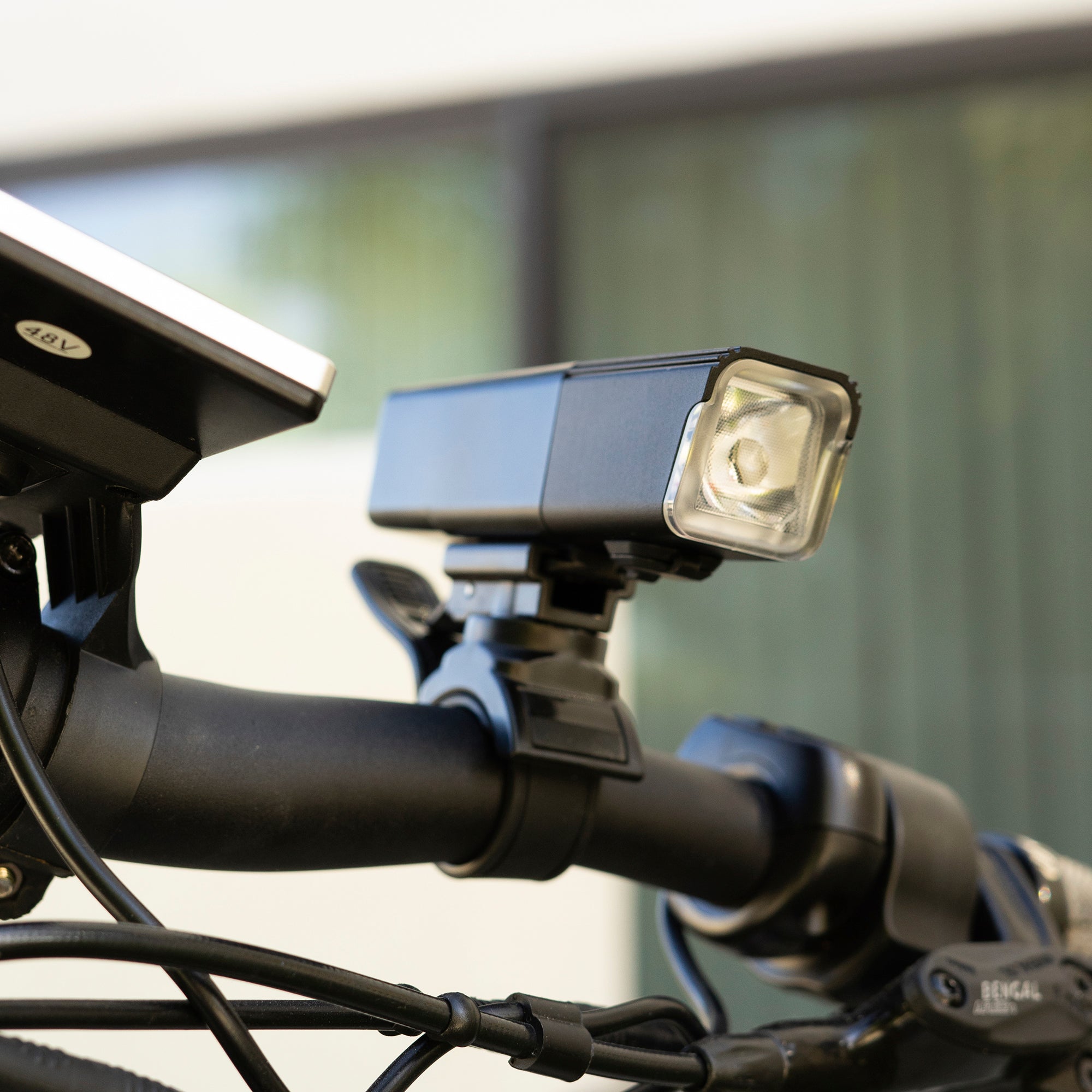 Aventon Head Light V10-500