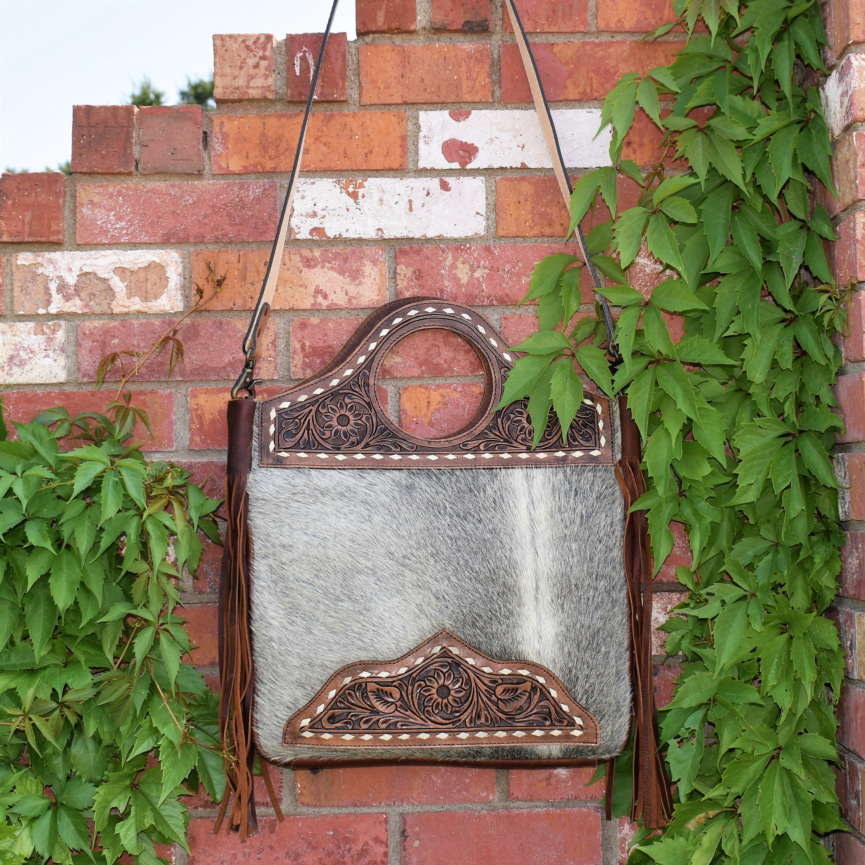 Bristol Brindle Lariat Bag