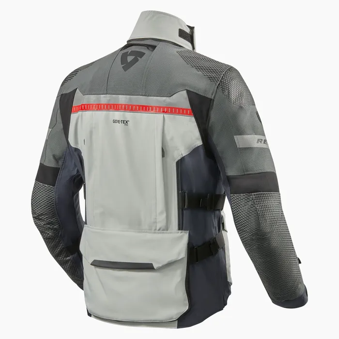 Laminated and ventilated GORE-TEX jacket for the most demanding adventure rider