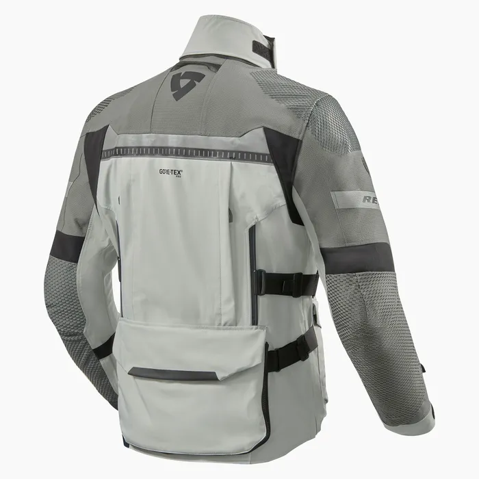 Laminated and ventilated GORE-TEX jacket for the most demanding adventure rider