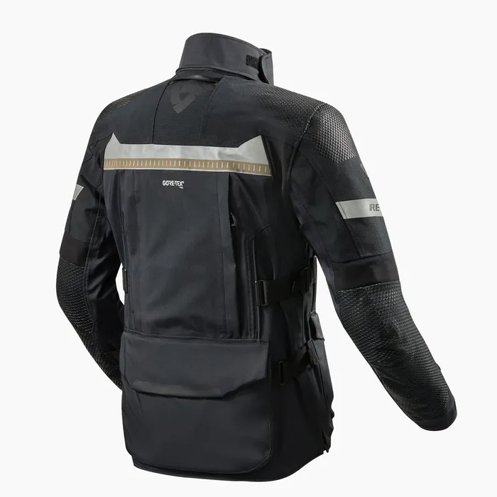 Laminated and ventilated GORE-TEX jacket for the most demanding adventure rider