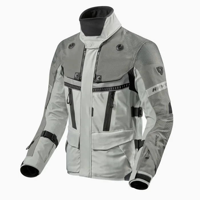 Laminated and ventilated GORE-TEX jacket for the most demanding adventure rider