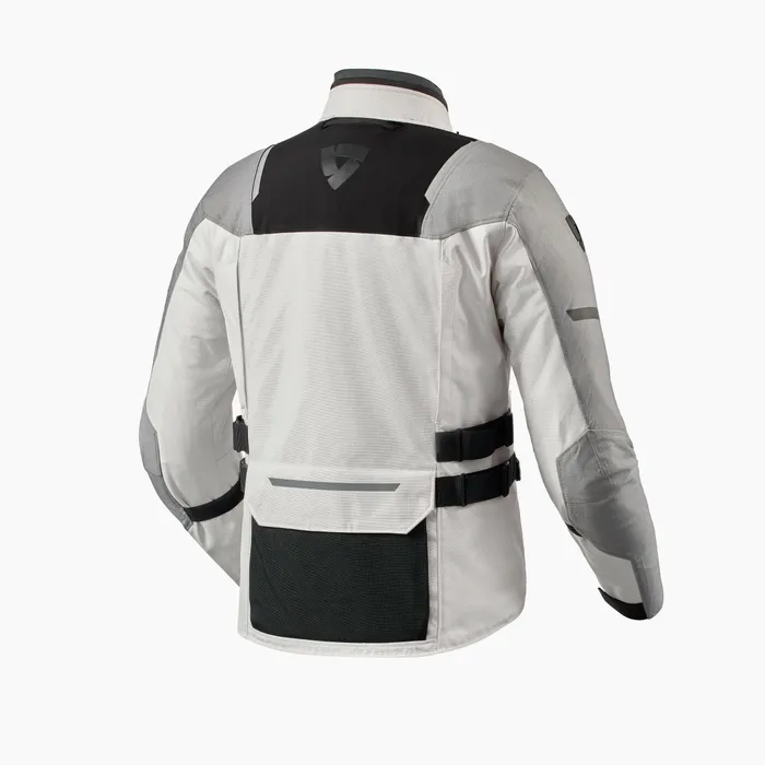 Versatile all-season jacket for adventure riding