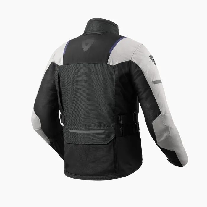 Versatile all-season jacket for adventure riding