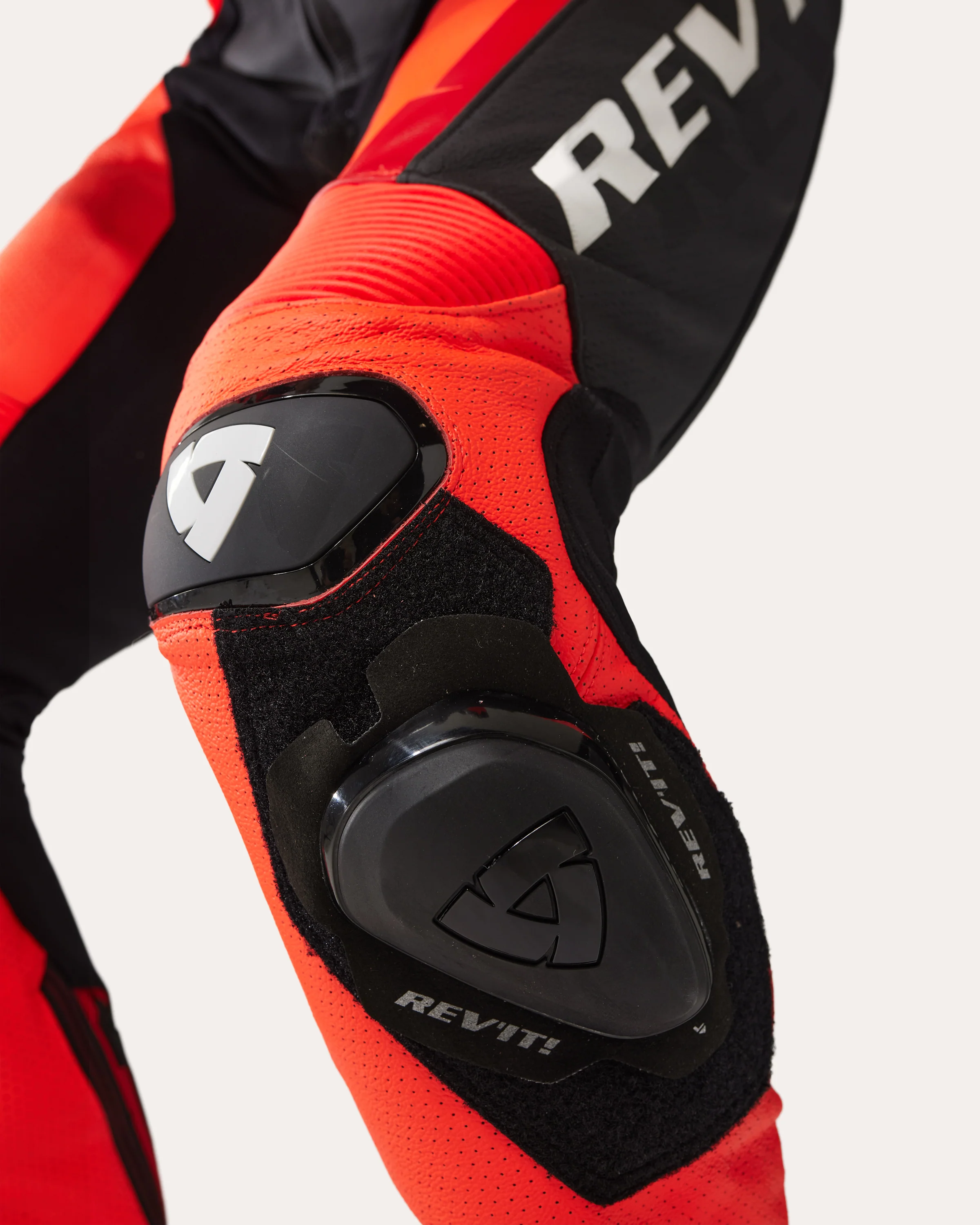 One Piece Quantum 3 | Neon Red-Black