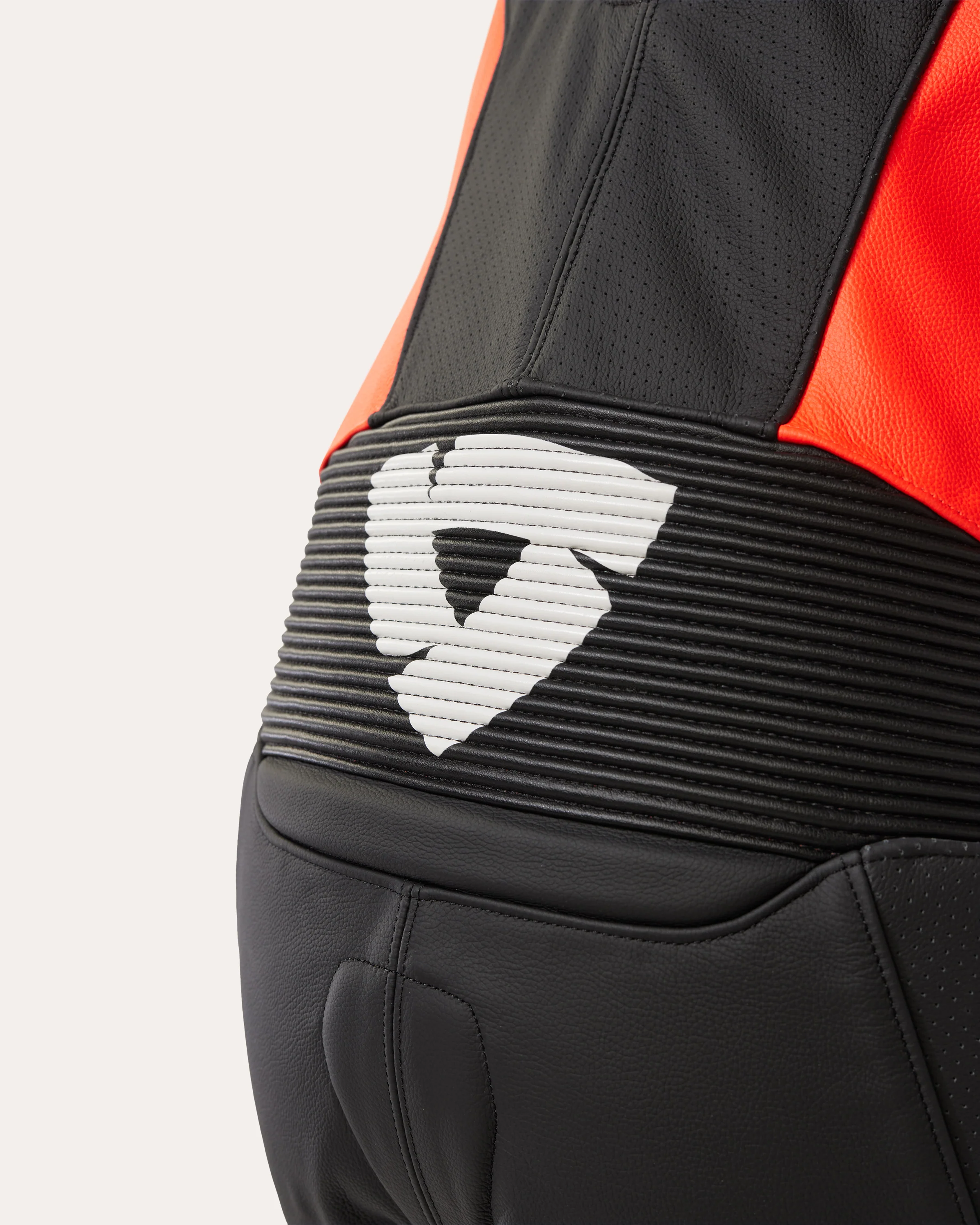 One Piece Quantum 3 | Neon Red-Black