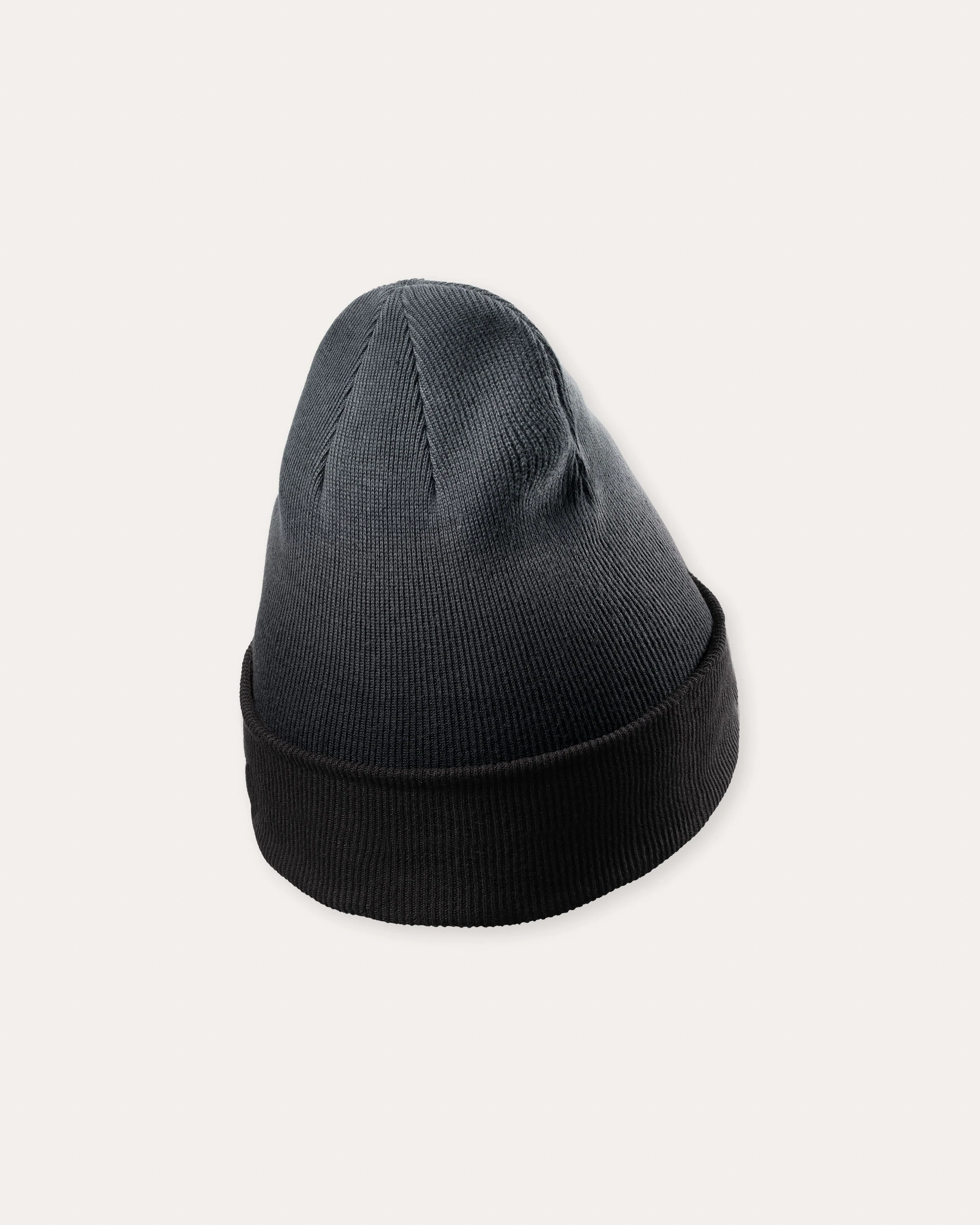 Beanie Arevik | Black-Orange
