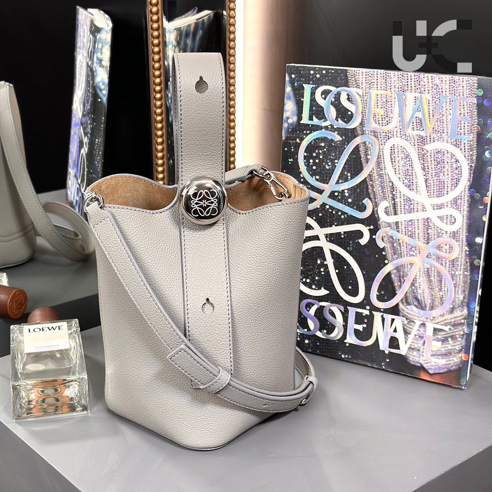 LOEWE Mini Pebble Bucket bag in soft grained calfskin（Replica） - Ultra-Collectible
