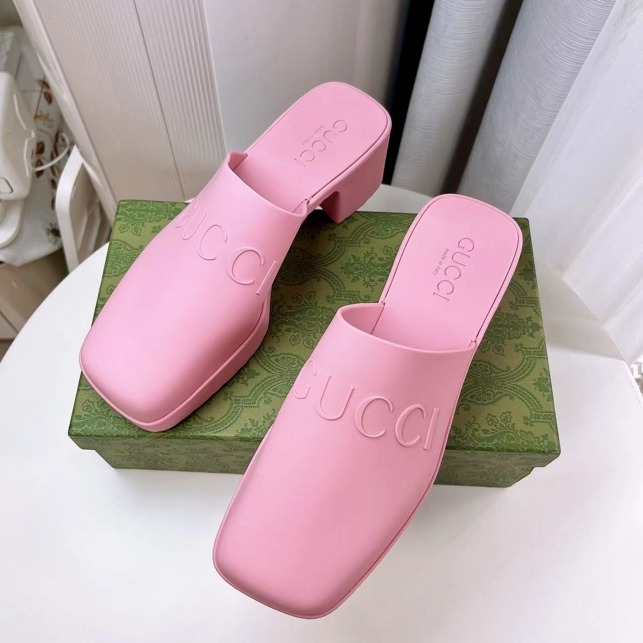 Gucci Shoes Open-Heel Bun Embossed Logo Chunky Heel Slide Sandal (Replica) - Ultra-Collectible