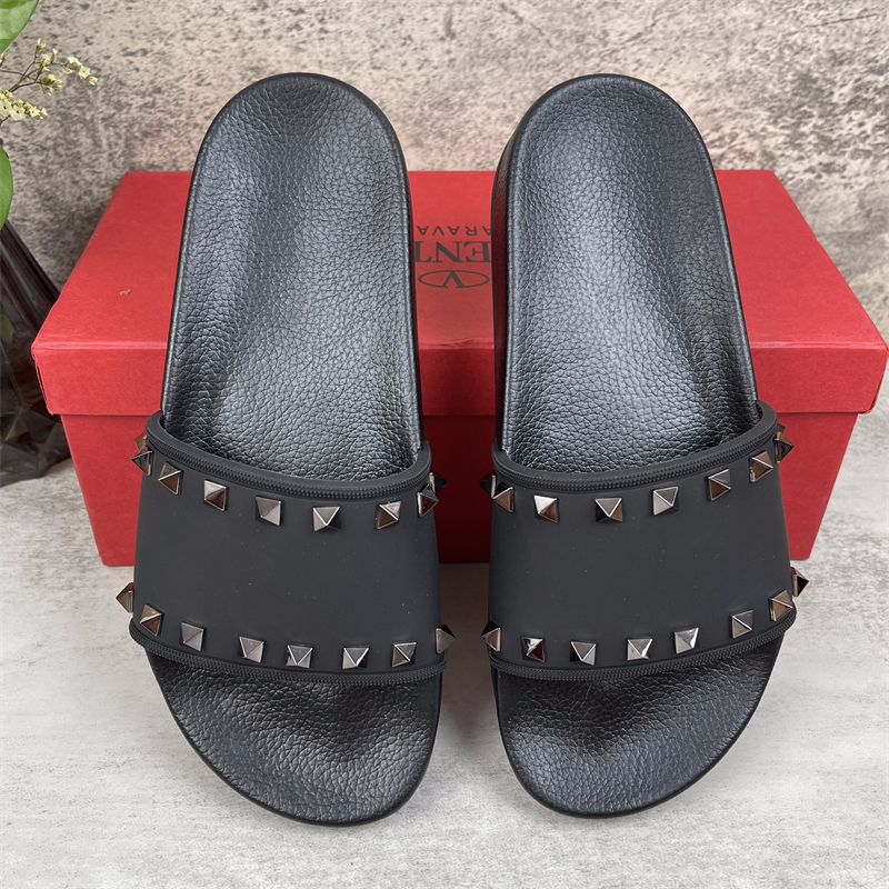 Valentino Rubber Simple And Casual Slide Sandal(Replica) - Ultra-Collectible
