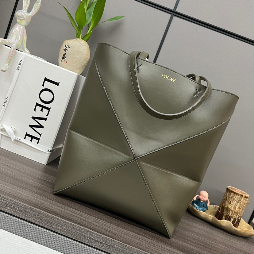Loewe Puzzle Fold Tote in shiny calfskin Medium Green(Replica) - Ultra-Collectible