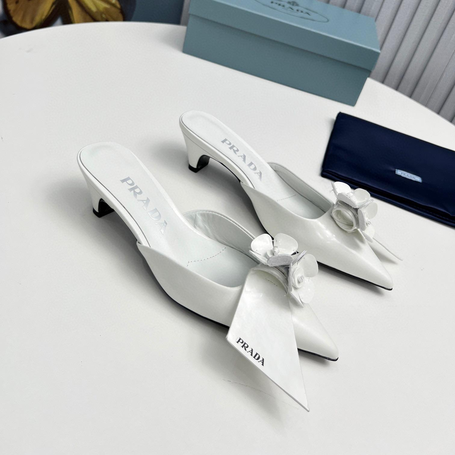 Prada  Patent Leather Flip-flops Sandals Slide (Replica) - Ultra-Collectible