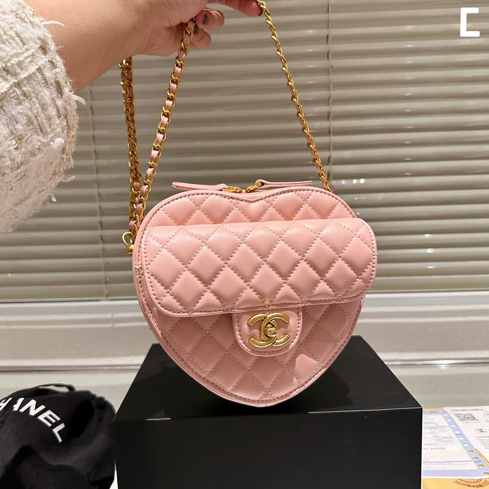 Chanel  Heart Bag (Perfect Replica） - Ultra-Collectible