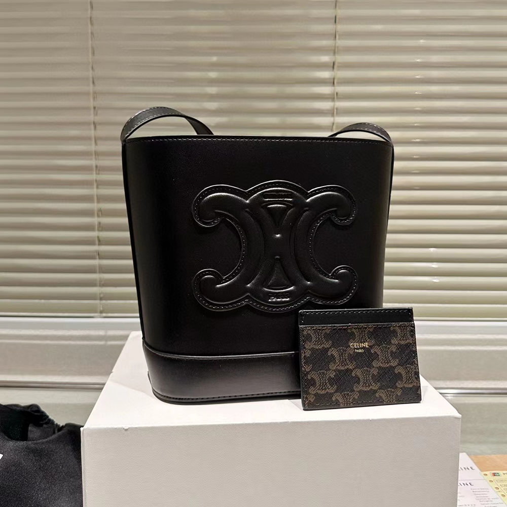 Celine Cuir Triomphe Shoulder Bag (Replica) - Ultra-Collectible