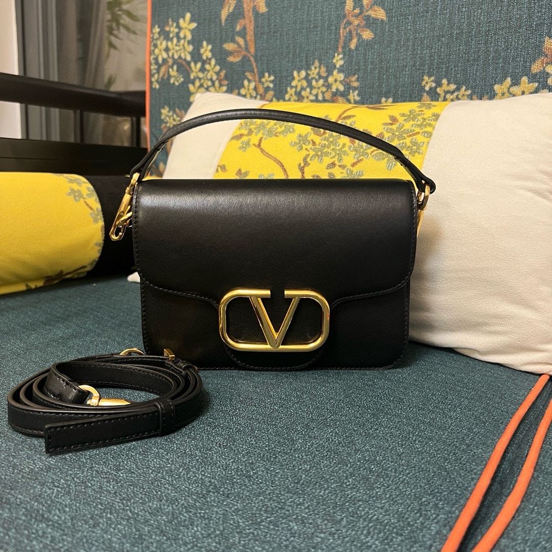 Valentino LOC Calfskin Bag (Replica) - Ultra-Collectible