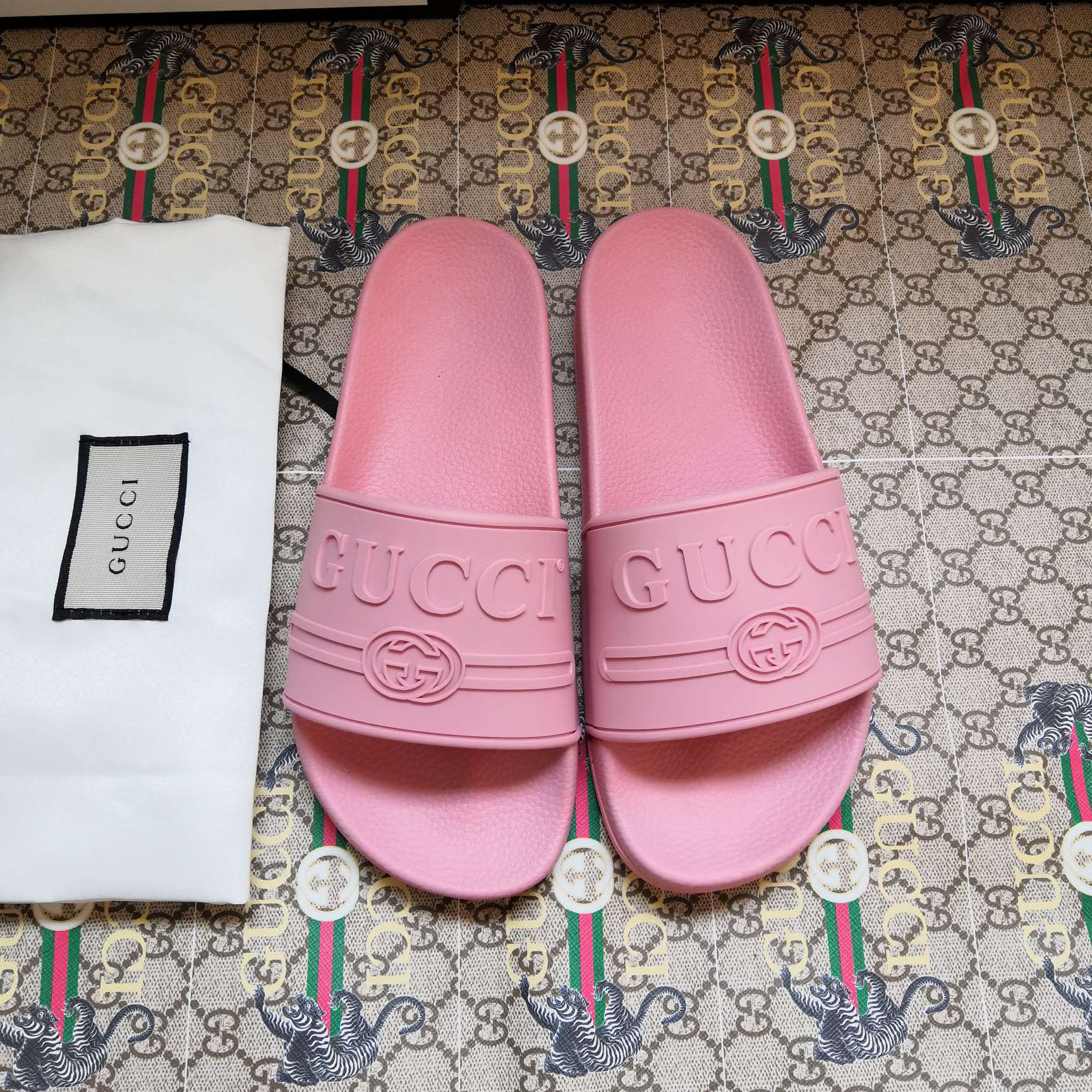 Gucci GG Wmns Rubber Slide Sandal 525140 (Replica) - Ultra-Collectible