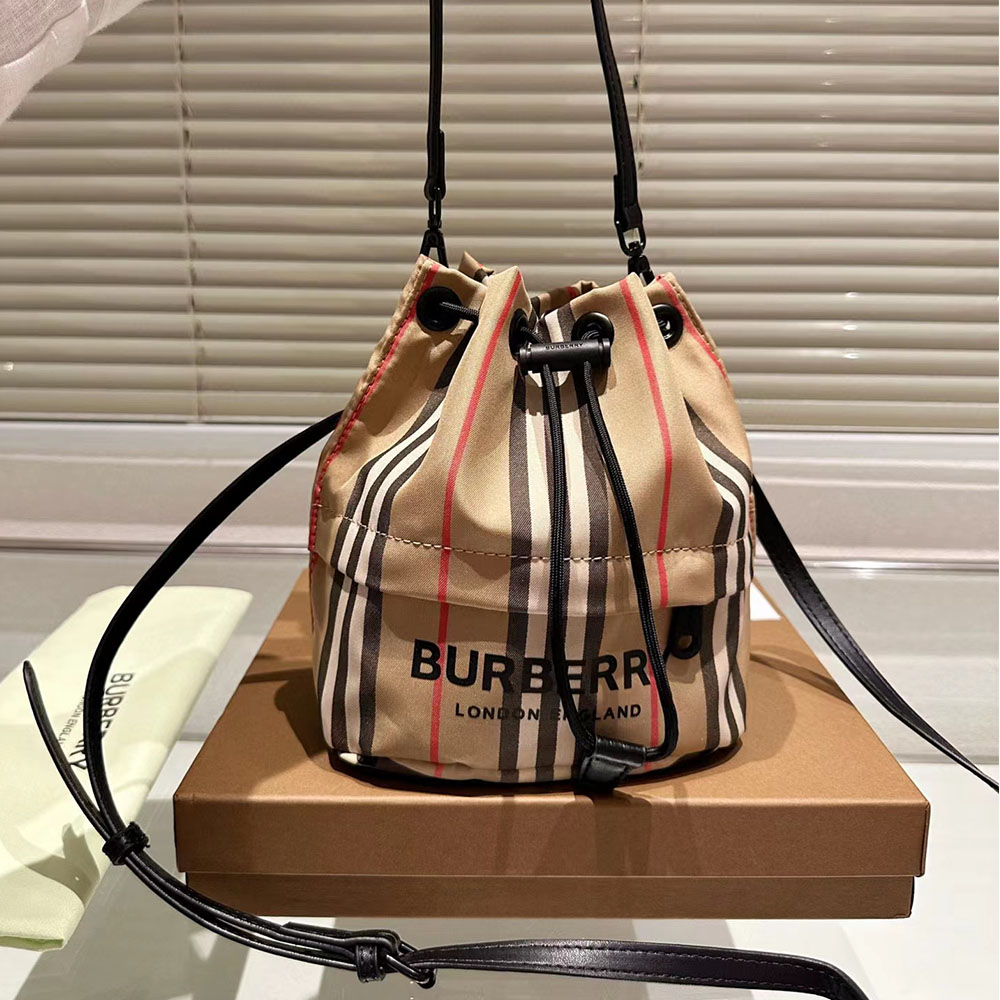 Burberry Striped Drawstring Ba(Replica) - Ultra-Collectible