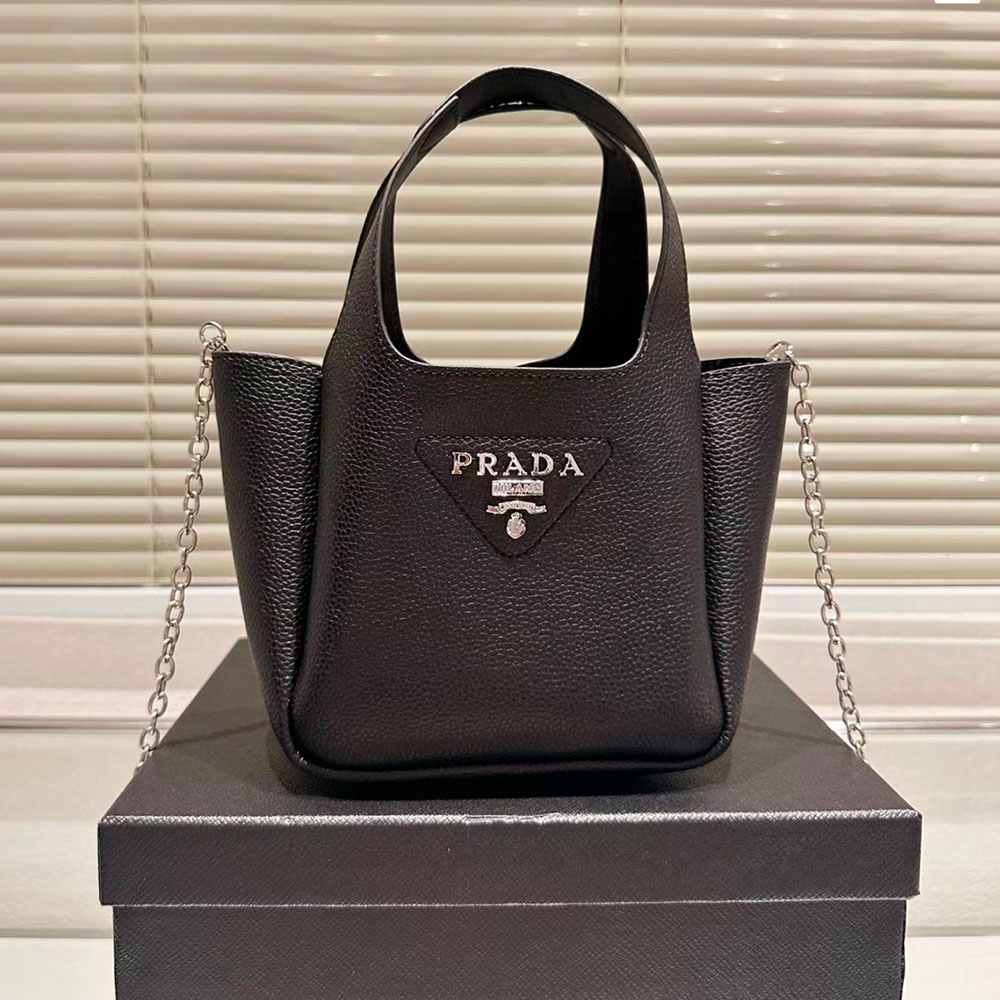 Prada Leather handbag - Ultra-Collectible